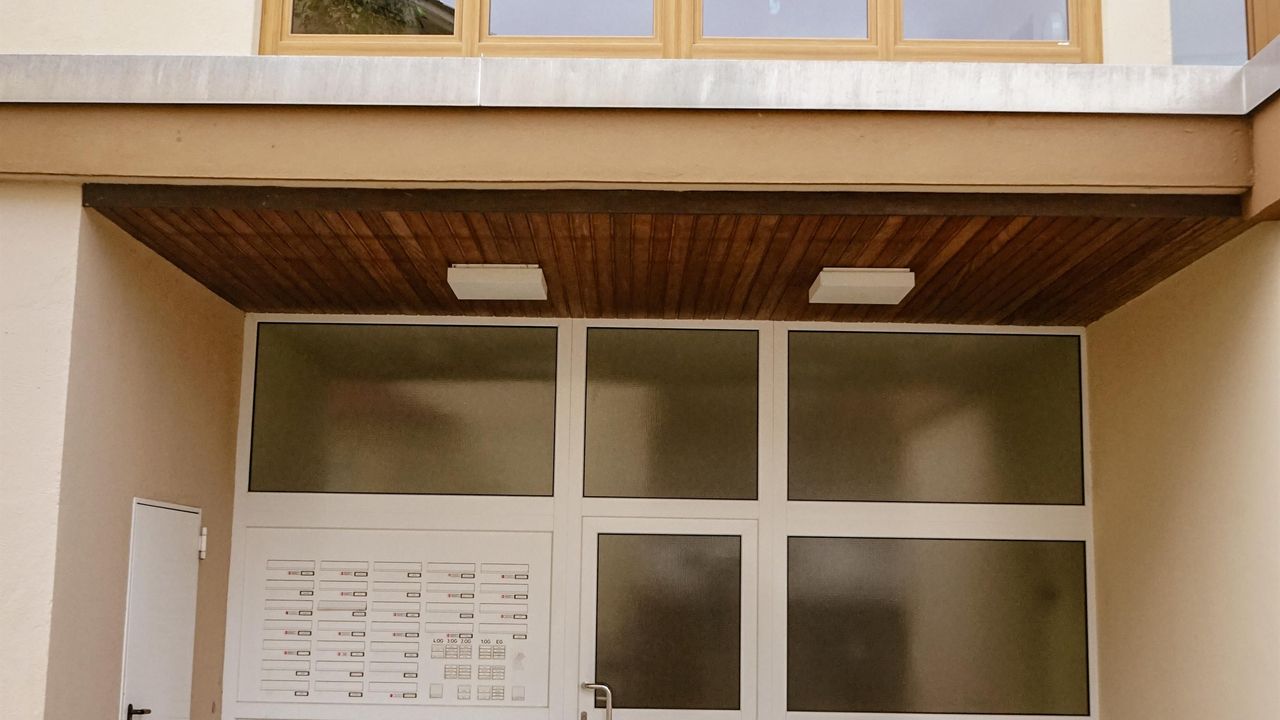 06 Ferienwohnung_Bergzeit_Aussenansicht (1) 06 Ferienwohnung_Bergzeit_Aussenansicht (1)